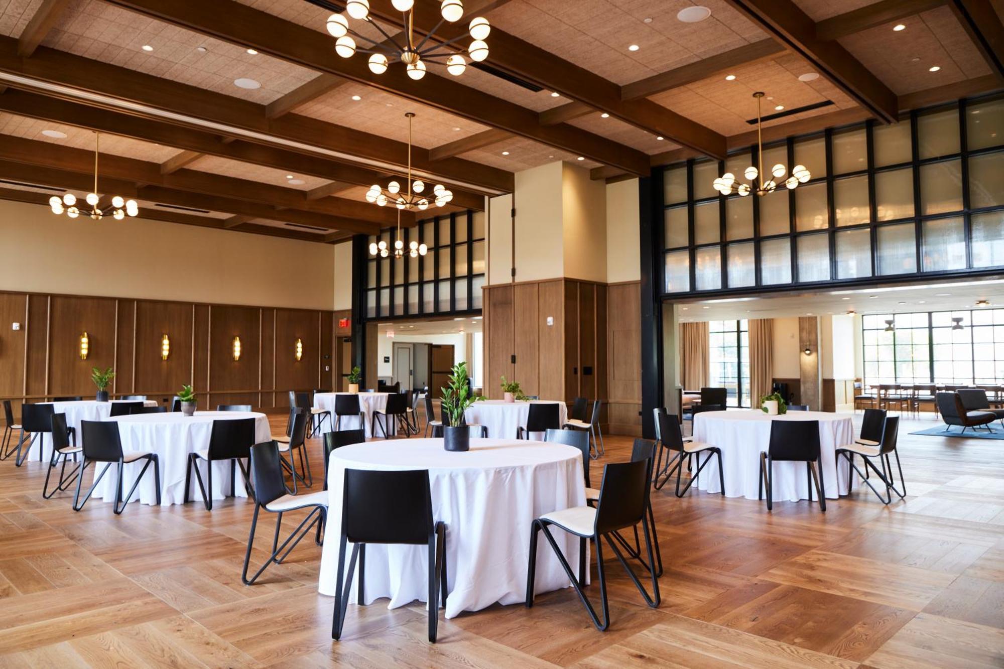 The Junto Hotel Columbus Exterior photo